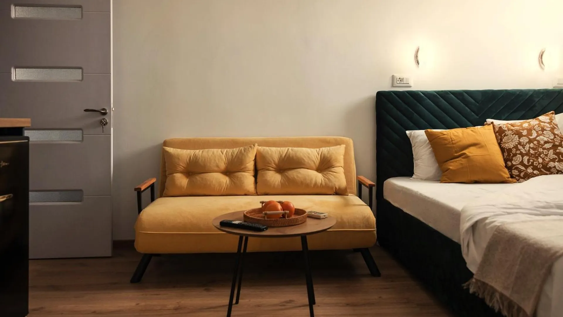 Apartamento Bienvenue Studio-Walking Distance To Old Town By Chr Luxury Property Bucareste Roménia
